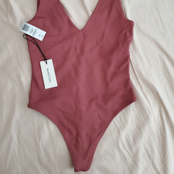 BNWT Babaton Contour V-neck Bodysuit - Picture 2 of 3